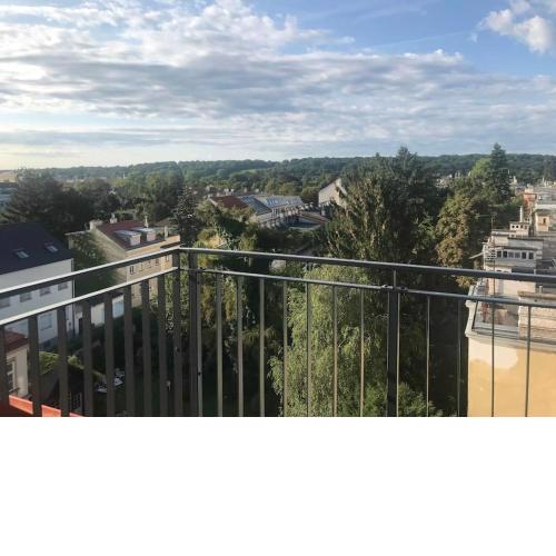 Großzügiges Loft mit Klimaanlage und Dachterrasse