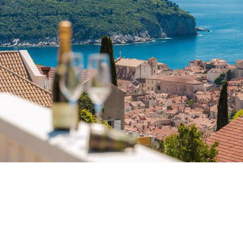 Guest house AllineedDubrovnik Choose between Double room or penthouse or studio apartments FREE PARKING