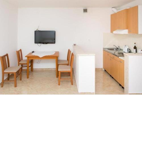 Guest House Luce- Studio with Terrace and Garden View