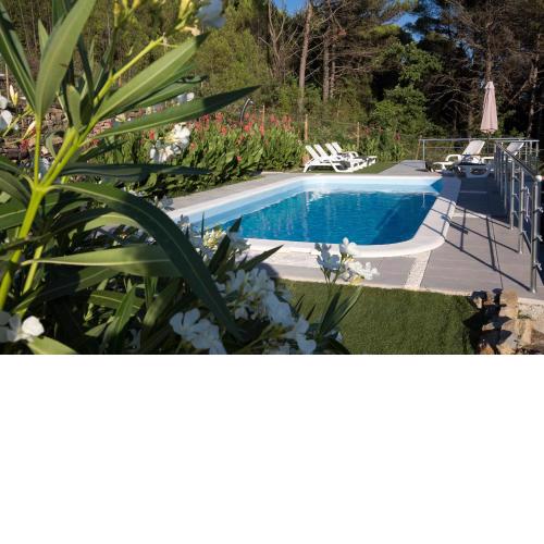 Guest house LUCIJA with swimming pool