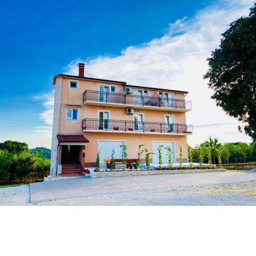 Guest House Maxi