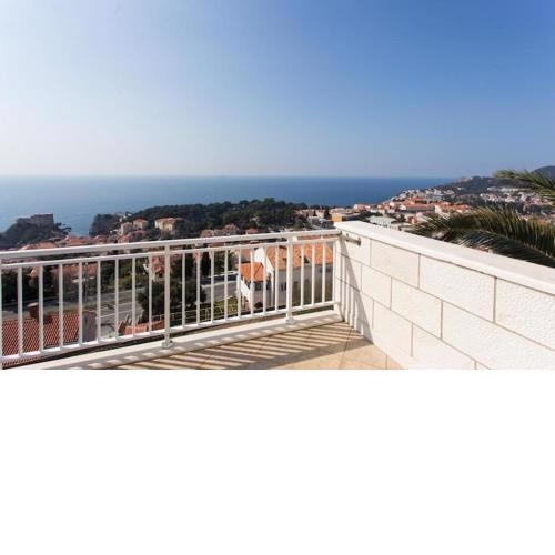 Guest House Old Town View - One Bedroom Apartment with Balcony and Sea View - A 2 2 Romantic