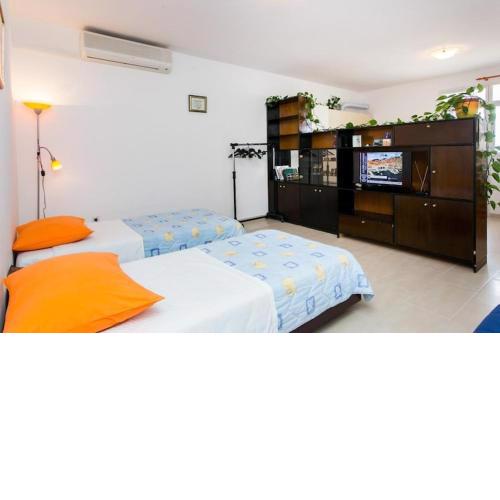 Guest House Old Town View - One Bedroom Apartment with Terrace and Sea View - A 3 2 Charming