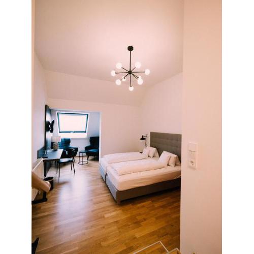 GUESTHOUSE RIEGERSBURG - Das Haus der guten Geister