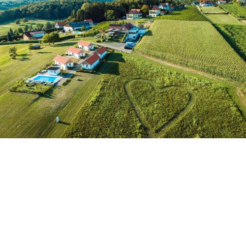Gusto Lodges
