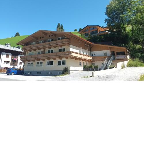 Haus Dienten Top 11