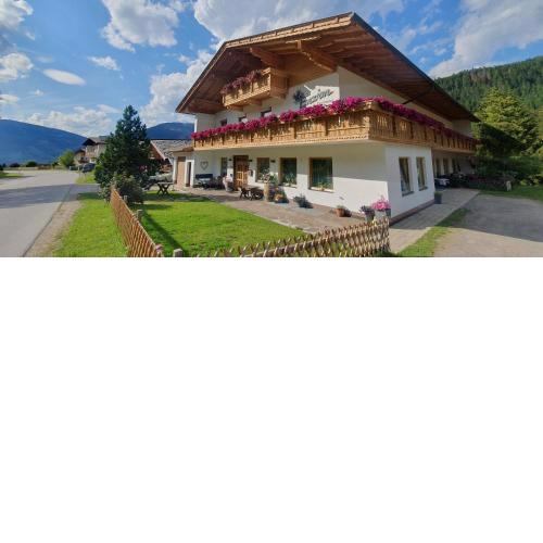 Haus Enzian Apartments