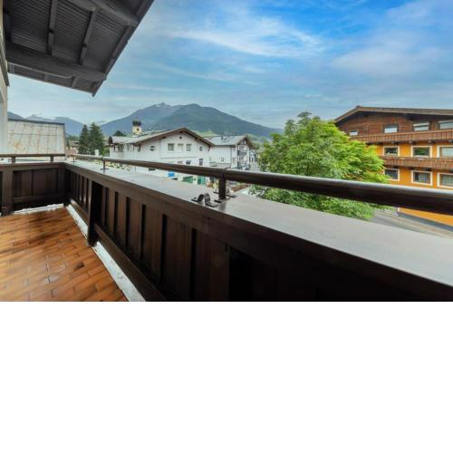 Haus Schnöll Family 3