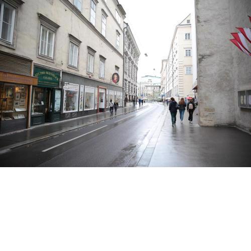 Heart of Vienna- next to Albertina