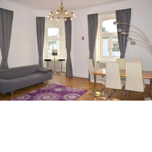 Helle Altbauwohnung - b53219