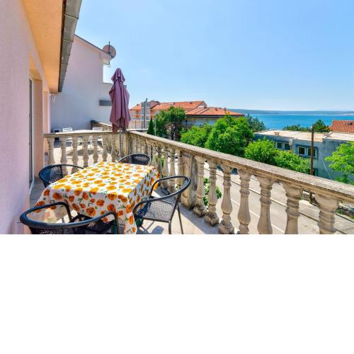 Helles Apartment nur 100 Meter zum Strand mit Meerblick