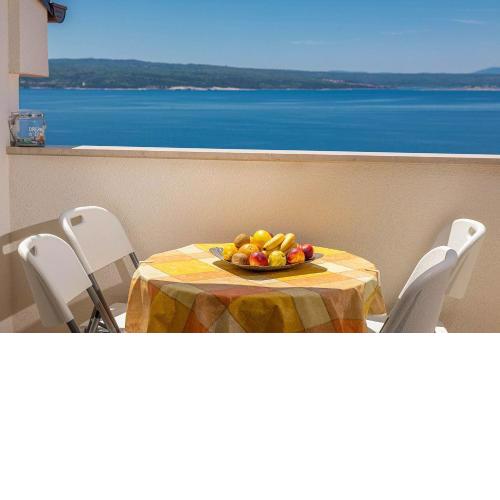 Helles Apartment nur 150 Meter zum Strand mit Dachterrasse, Meerblick, Grill