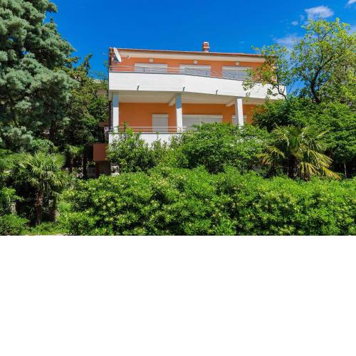 Helles Apartment nur 400 Meter zum Sandstrand mit Meerblick, WiFi, Privatparkplatz