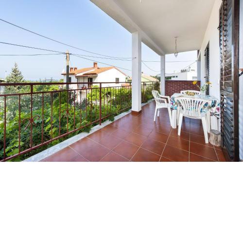 Helles Apartment nur 800 Meter zum Strand mit Meerblick, 2 Balkonen, Privatparkplatz
