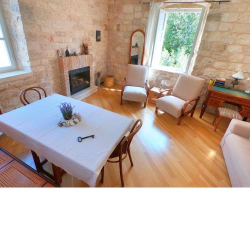 Historic Piazza House & Romantic Hidden Garden
