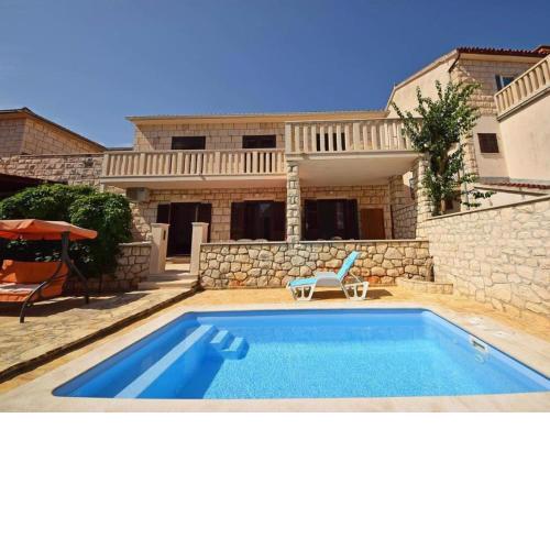 Holiday Apartement Marija Supetar with private pool