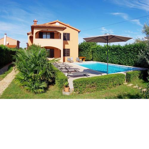 Holiday apartment Ana with private pool