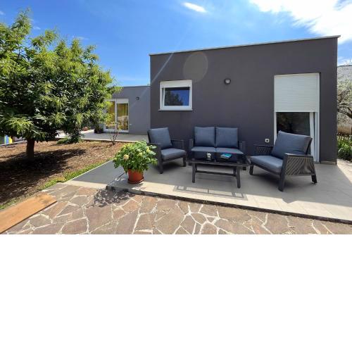 Holiday apartment for families and couples in Pula, Štinjan