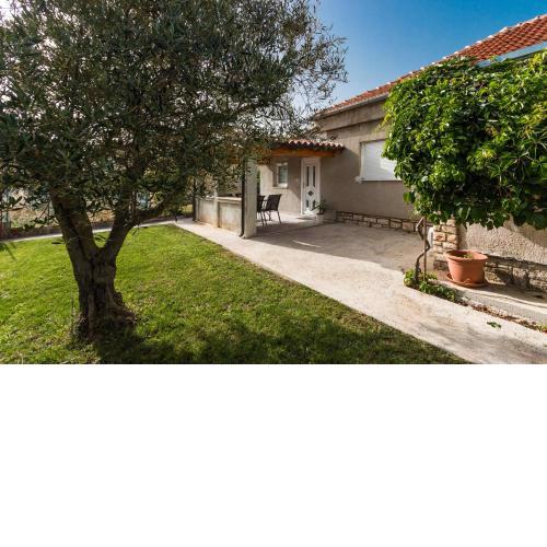 Holiday apartment near the beach
