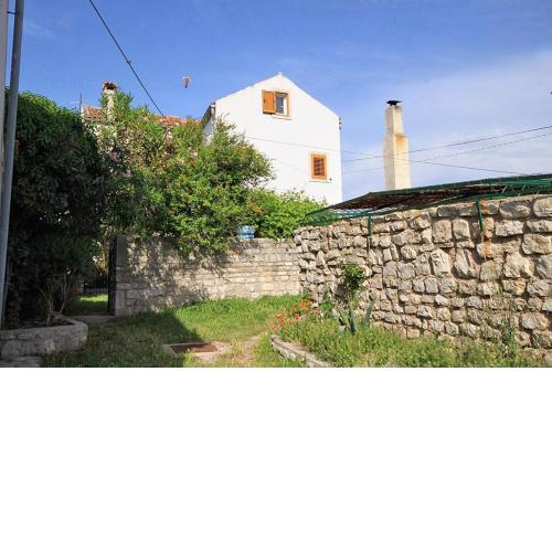 Holiday apartments Osor, Losinj - 8004