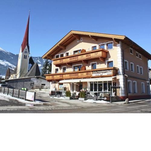 Holiday flat in Uderns near the ski area