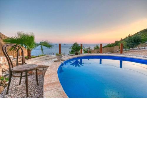 Holiday Getaway Caric
