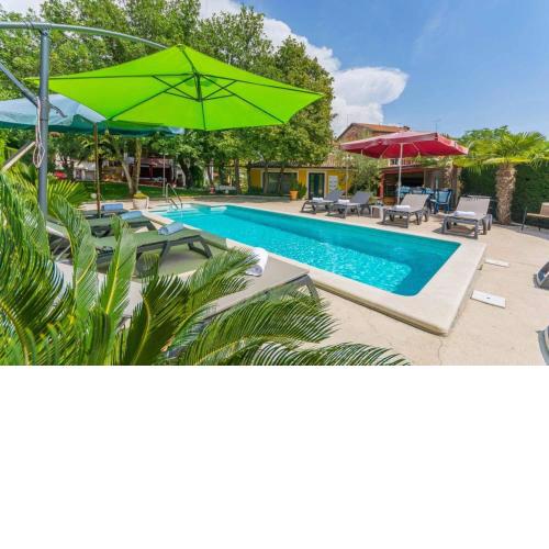 Holiday Home 4928-11 for 4 Pers in Porec