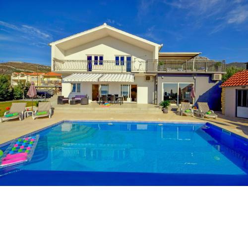 Holiday Home Aurora by Interhome