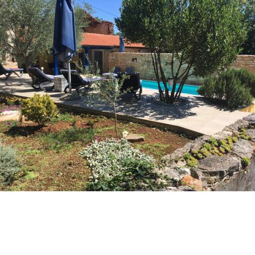 Holiday Home Ava1 with pool & Holiday Home Ava2 with whirlpool