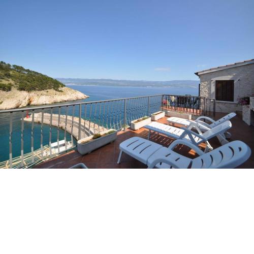 Holiday home Bernardica - on cliffs above sea