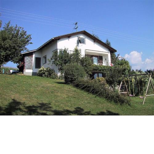 Holiday home in Ludmannsdorf near W rthersee