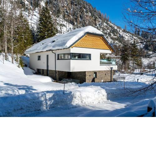Holiday home in Mauterndorf near ski area