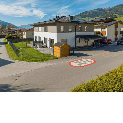 Holiday home in Niedernsill near ski area