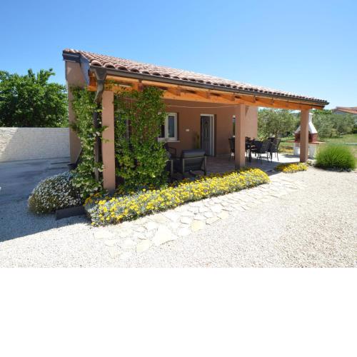 Holiday Home Lana by Interhome