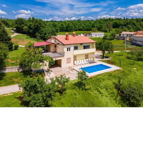 Holiday Home Larisa by Interhome