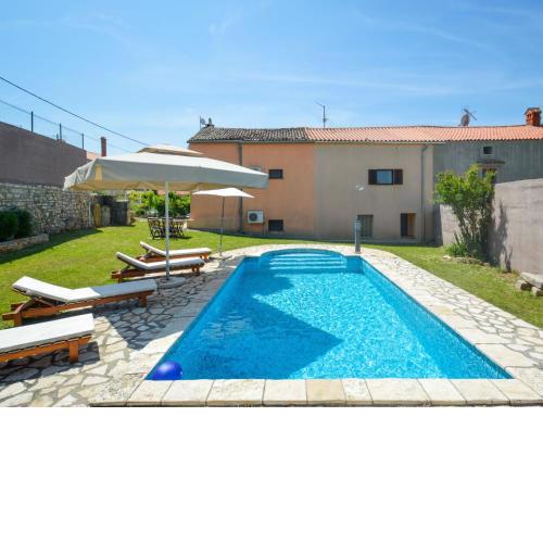 Holiday Home Laura by Interhome