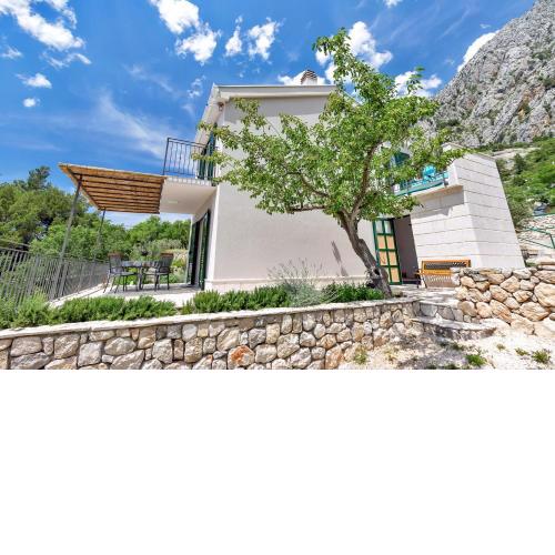 Holiday home Luka
