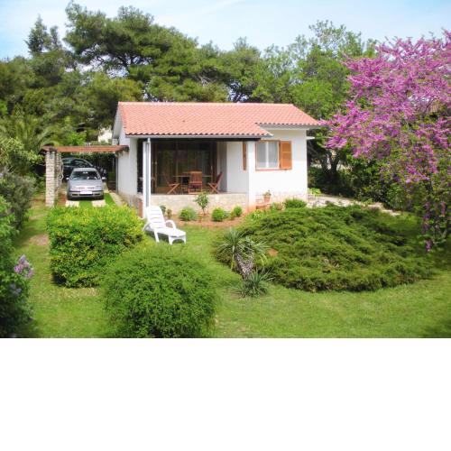 Holiday Home Margit by Interhome