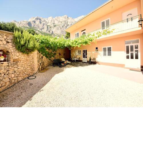 Holiday Home Mario-2 by Interhome