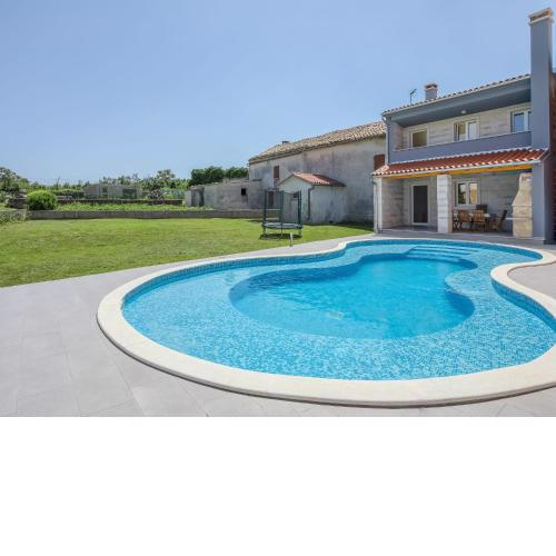 Holiday Home Mario 2 by Interhome