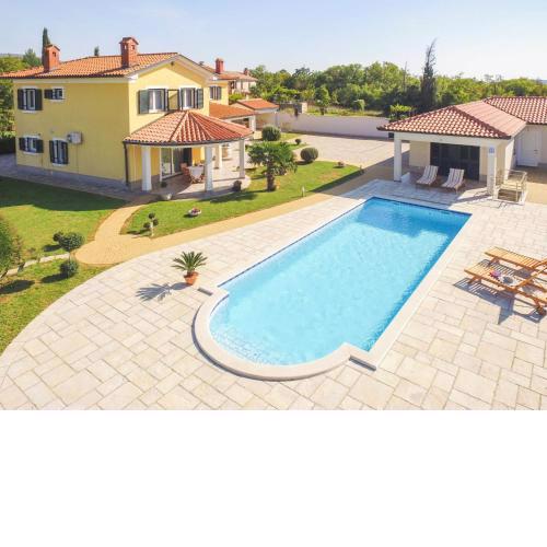 Holiday Home Mirela by Interhome