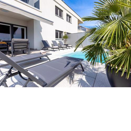 Holiday Home Miriam Kastela with a private pool