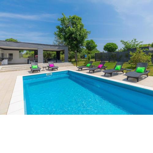 Holiday Home Mirna by Interhome