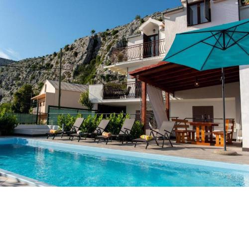 Holiday home Mons Aureus