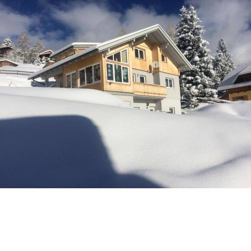 Holiday Home Pistenblick-4 by Interhome