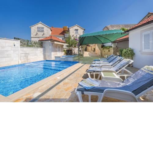 Holiday home Škrika