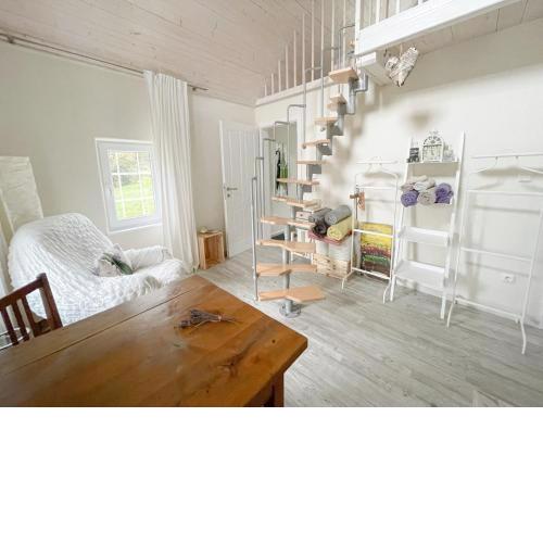 Holiday Home tiny lavender house by Interhome