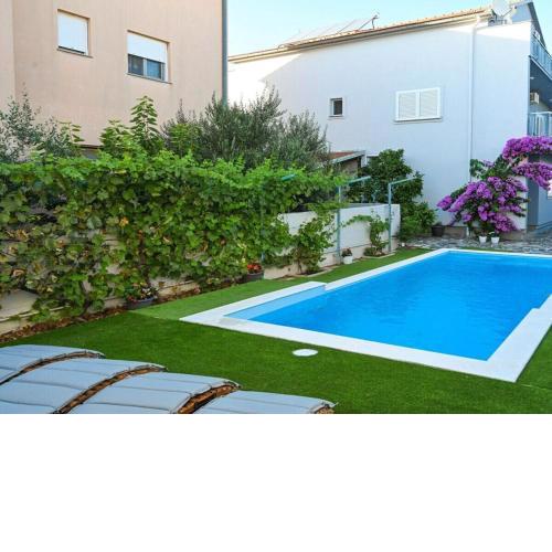 Holiday Home Urbana with pool