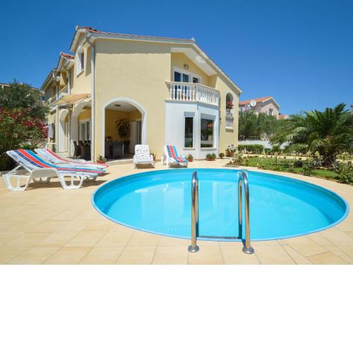 Holiday Home Valdor by Interhome