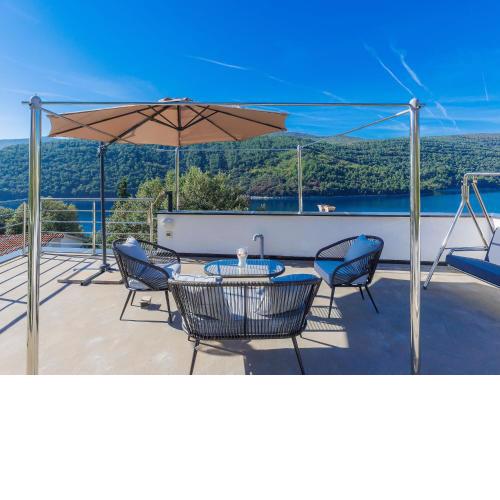 Holiday Home Villa Dragica by Interhome